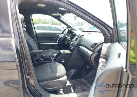 2017 Ford Police Interceptor z USA, uszkodzony, nr VIN 1FM5K8AR8HGE14461